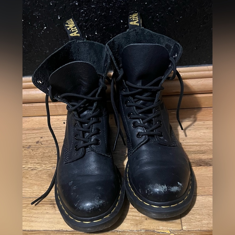 Doc Martens Pascal Virginia Boots (size US 7)